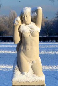 'Dawn'-in-snow - Version 2 Dawn, sculpture, David Evans FRSBS, in Parkway, Welwyn Garden City