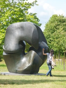 Locking Piece, 1963-4 Bronze Height 290 cm